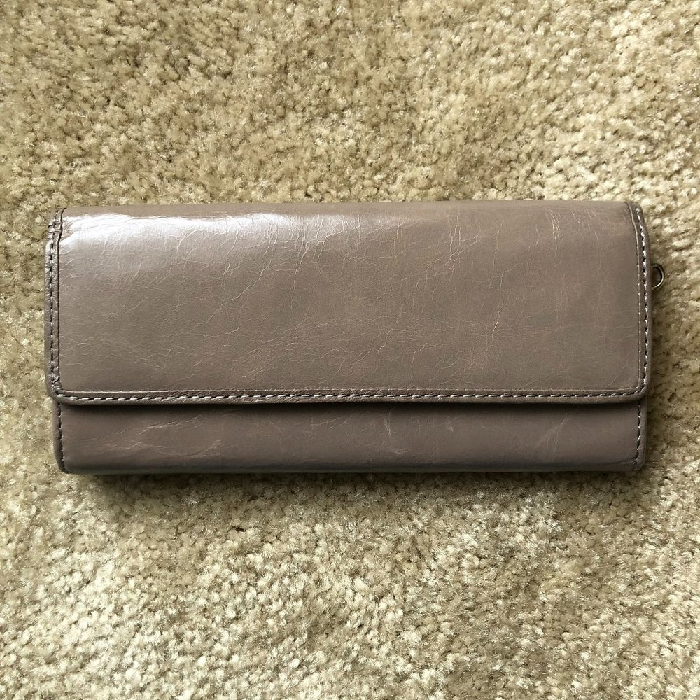 EUC - HOBO Jill Large Trifold Continental Wallet in Polished Leather - Taupe